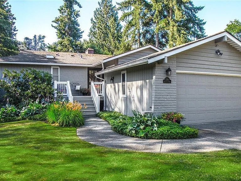 2740 Evergreen Point Rd — Photo 1