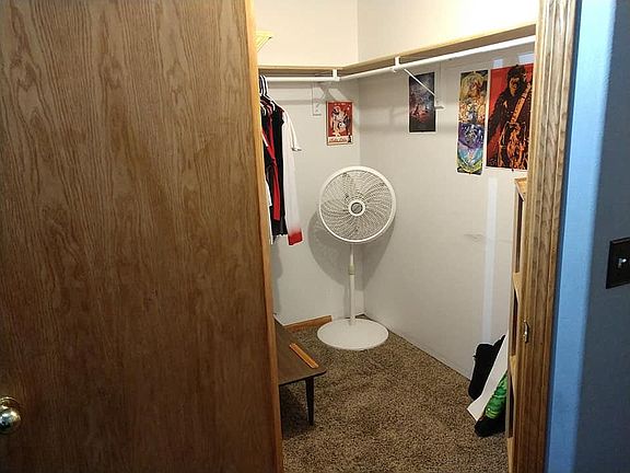 Walk-in Closet
