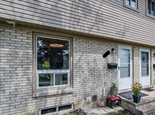 700 Paisley Rd #24, Guelph, ON N1K1A3