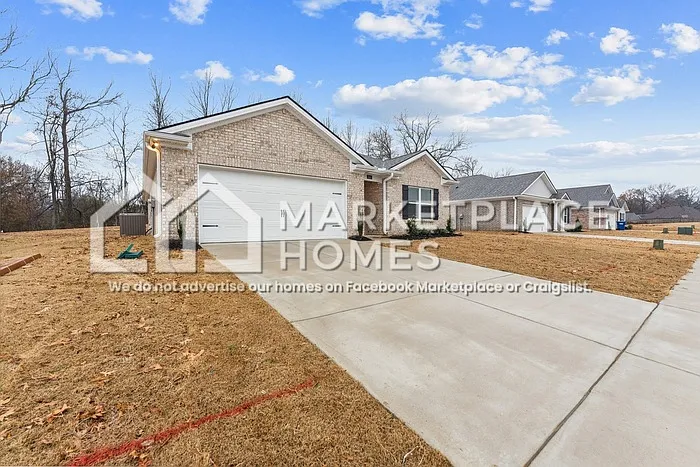 5331 Greenwood Rd — Photo 2