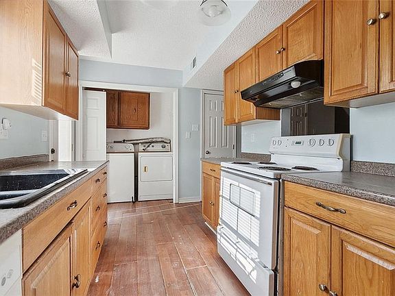 4th image of 2489 Idaho Ave #2489