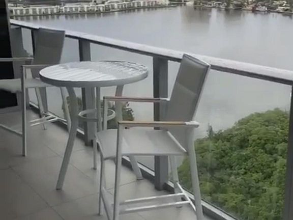 3rd image of 16385 Biscayne Blvd