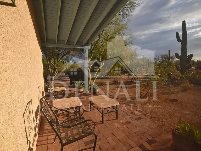 3040 S Donald Ave — Photo 12