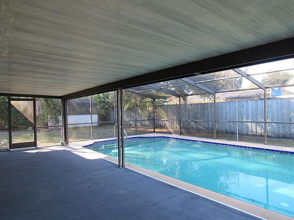 4th image of 2410 Dumas Dr