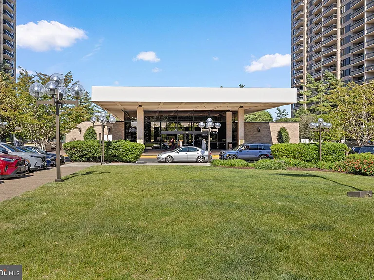 3701 S George Mason Dr #2518N — Photo 36