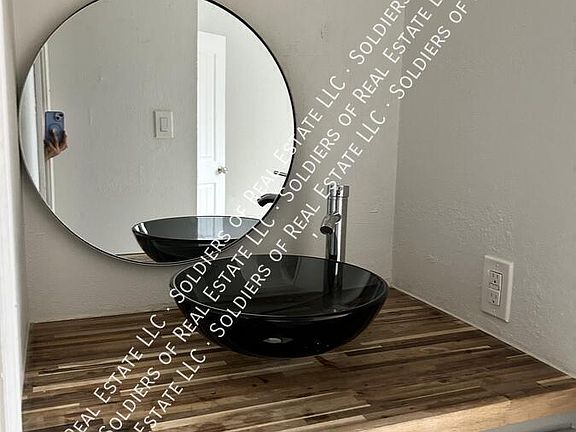3rd image of 614 Adams Ave #B3