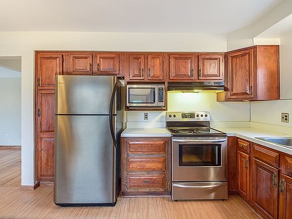 5th image of 29132 Oriole St