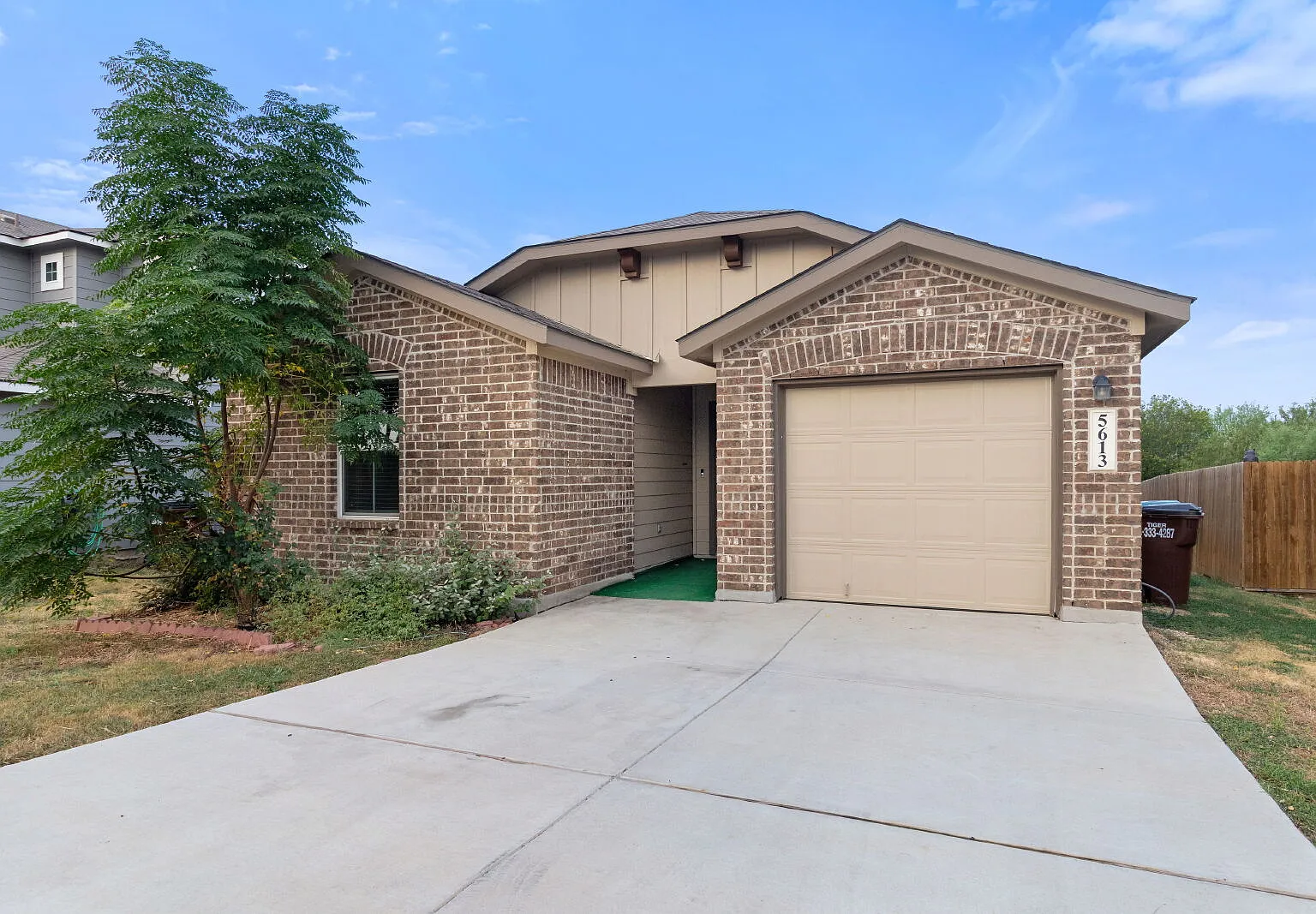3 bed, 2.0 bath, 1307 sqft, $1,650 — Photo 2