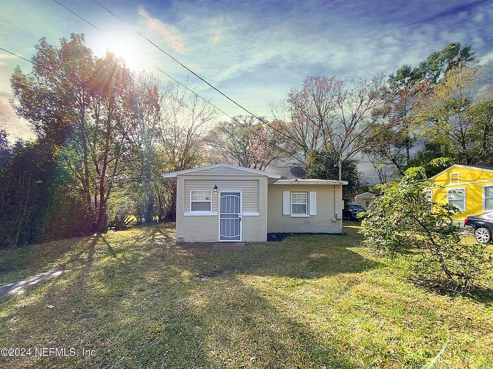1st image of 2928 W 11th St