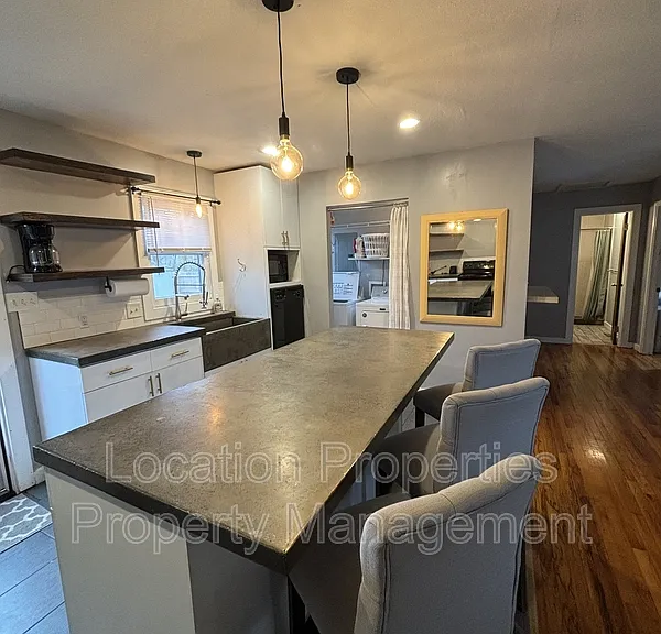1418 W 22nd Ter — Photo 11