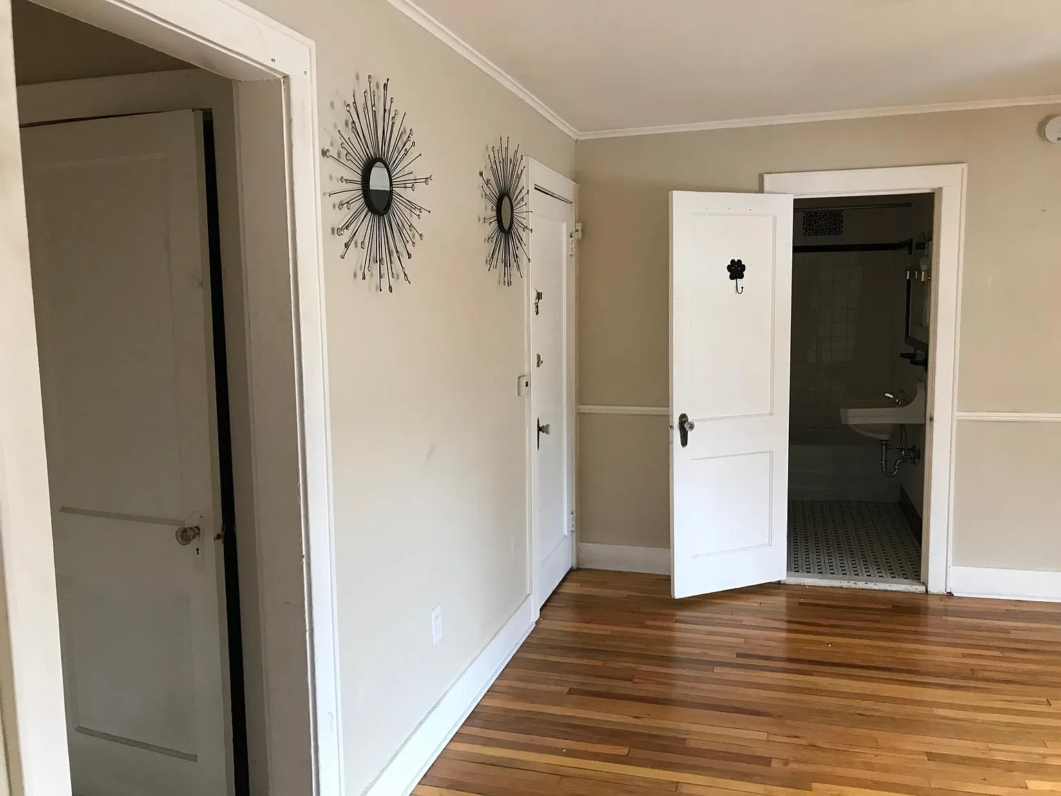 599 5th Ave — Photo 4