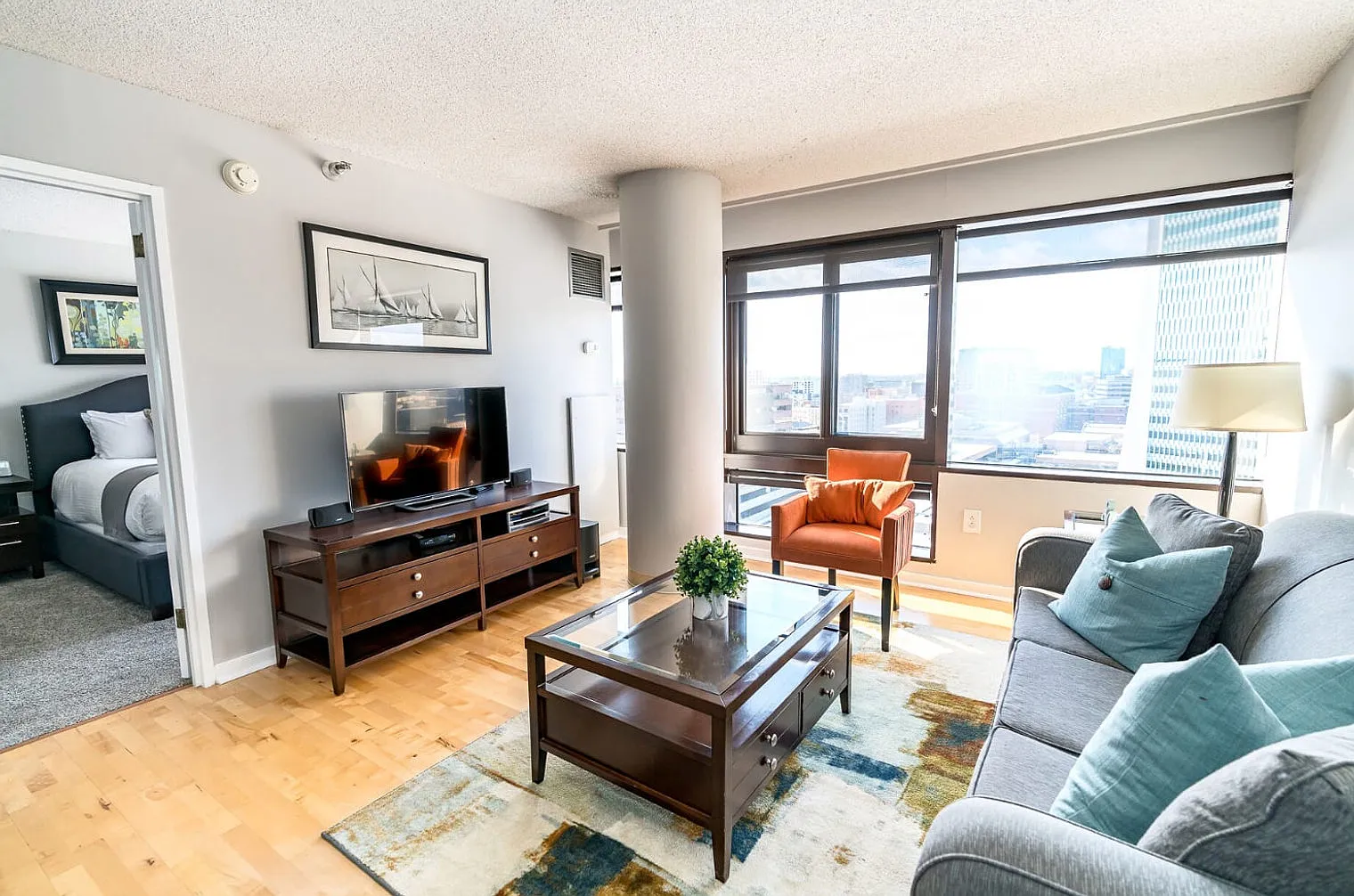 1 bed, 1.0 bath, 592 sqft, $3,468 — Photo 1