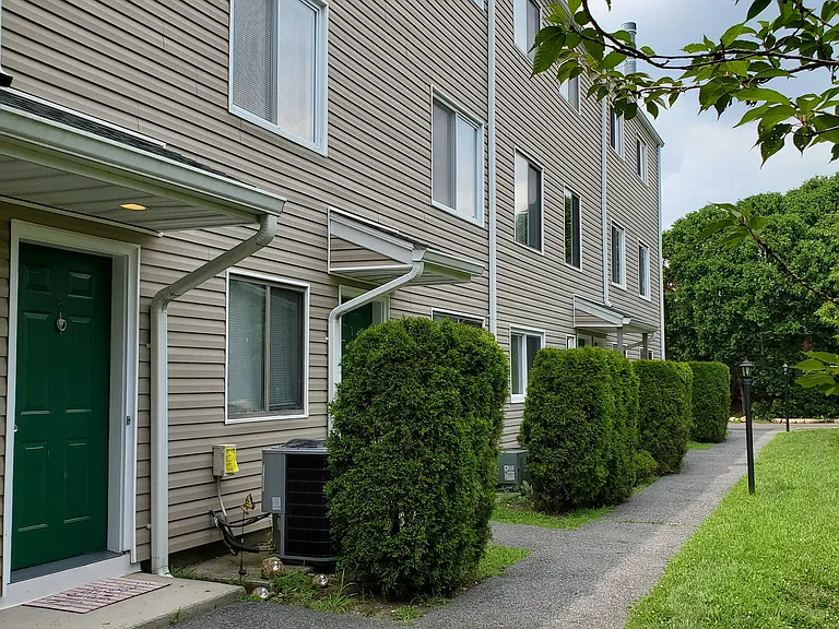 31 Stuart Ave #16 — Photo 11