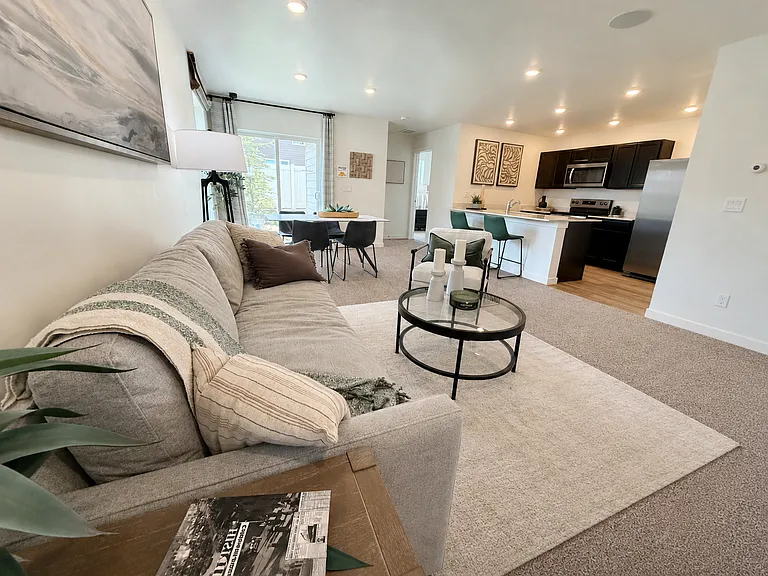 4677 W Quarterhorse Ln — Photo 7