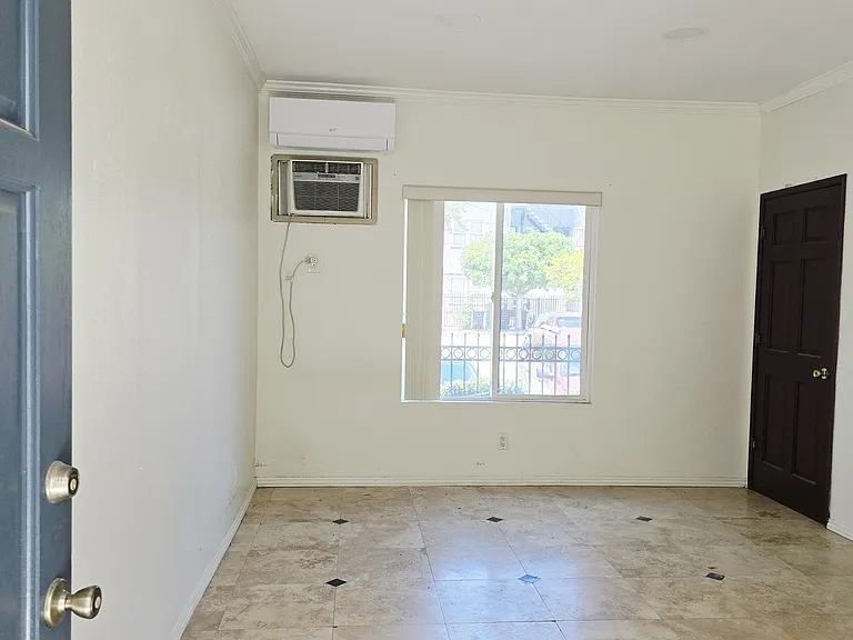 2230 E Ocean Blvd #4 — Photo 13