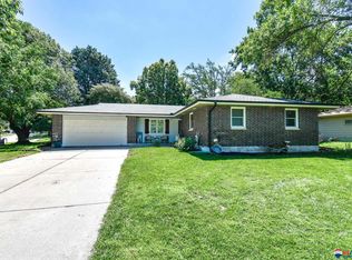 900 Sycamore Dr, Lincoln, NE 68510
