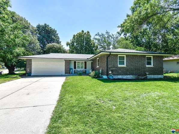 900 Sycamore Dr, Lincoln, NE 68510