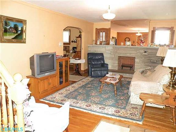 2nd image of 607 Hilltonia Ave