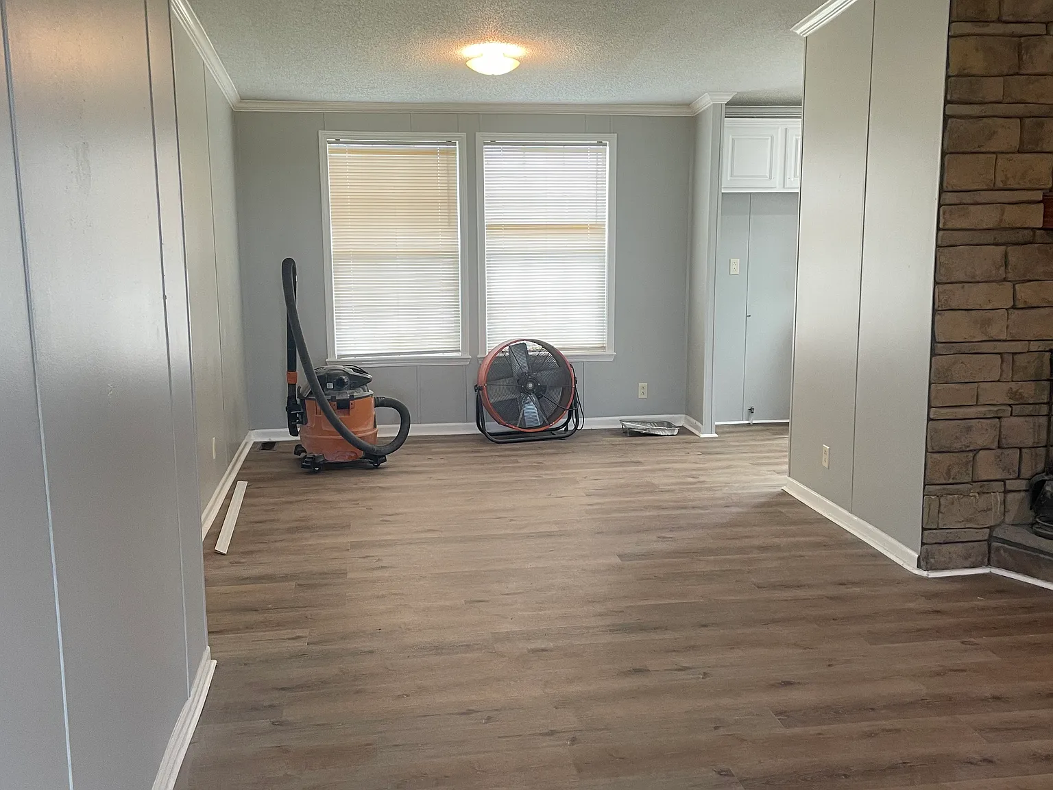 3 bed, 2500 sqft, $1,250 — Photo 2