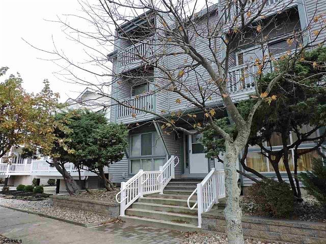 1st image of 237 Bay Ave #237