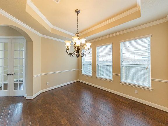 4th image of 903 Ember Hills Ln