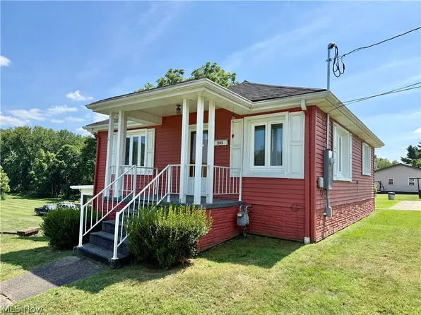 205 Hudson Ave, Tiltonsville, OH 43963