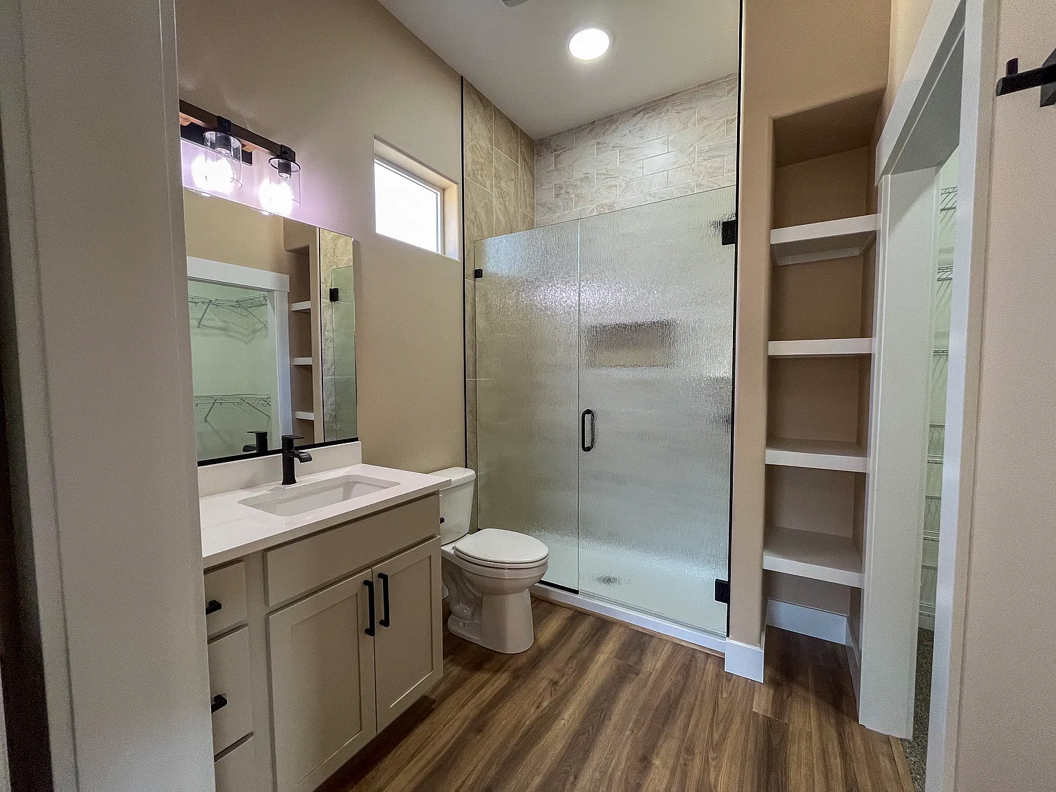 2 bed, 1117 sqft, $3,600 — Photo 2