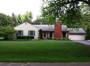 821 Gainsborough Dr, East Lansing, MI 48823