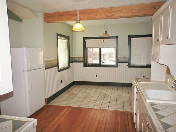 2 10004 104 St_03302018