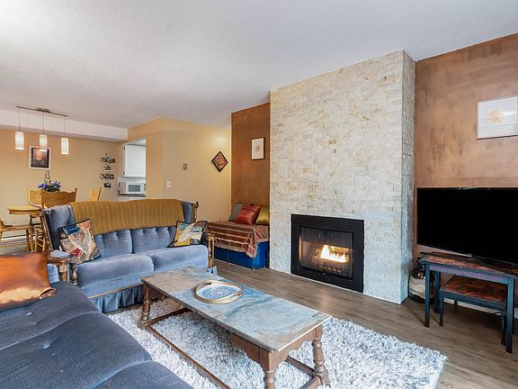 4th image of 338 Ward St #102