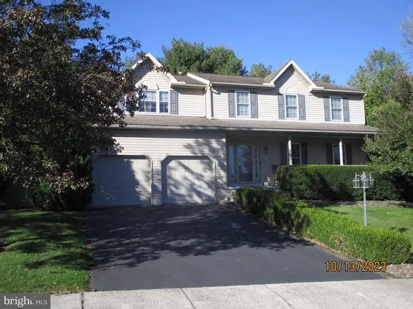 111 Swatara Cir, Douglassville, PA 19518