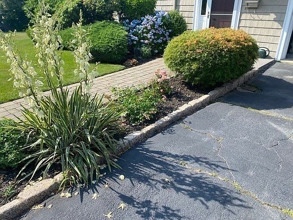 3rd image of 8 Summit View Dr