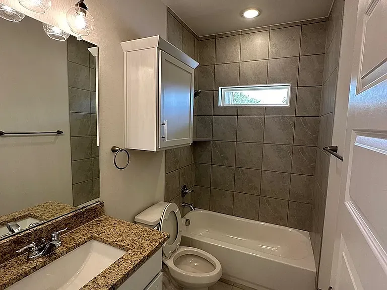 822 Driftwood Ln — Photo 13