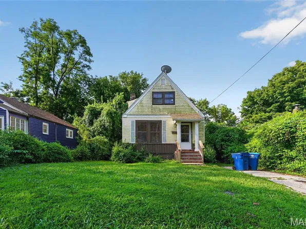 422 Scenic Dr, Saint Louis, MO 63137
