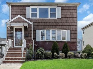 65 3rd Ave, East Rockaway, NY 11518
