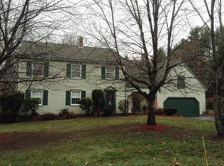 1 Dupuis Cir, Hampton, NH 03842