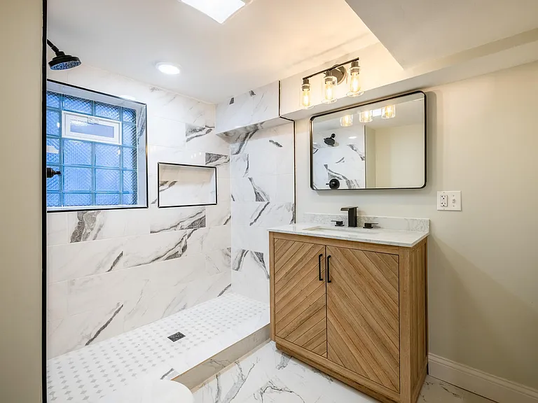 2235 N Springfield Ave #G — Photo 4