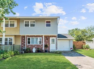 702 Maple St, Lakehurst, NJ 08733