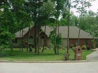 2121 Timber Creek Dr, Tiffin, OH 44883