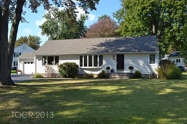 2nd image of 4 Wellesley Dr