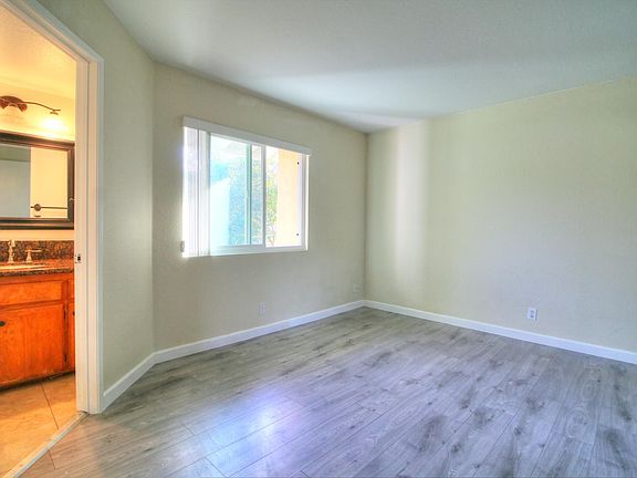4th image of 129 N Craig Ave APT 9
