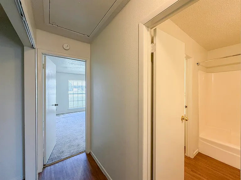 3705 Ivanhoe Dr — Photo 11