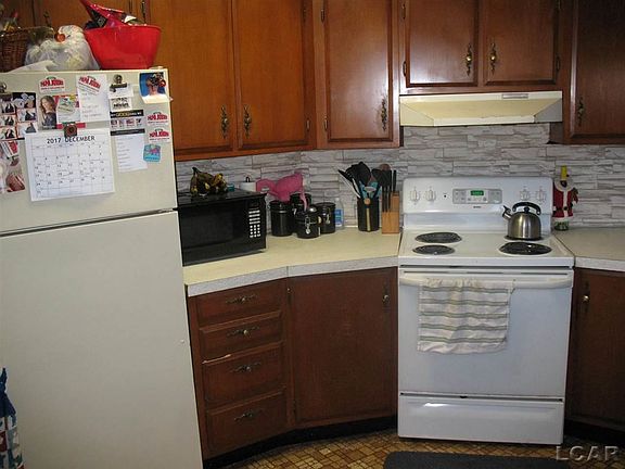 5th image of 303 W River St