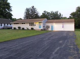 4899 Keck Rd, Lockport, NY 14094