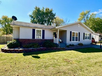713 W 7th St, Flora, IL, 62839