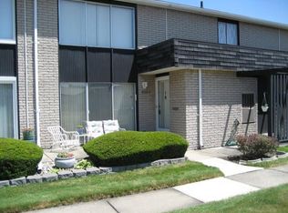 8733 Kennedy Cir UNIT 4, Warren, MI 48093