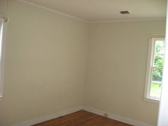 5th image of 827 Wrenwood Ln
