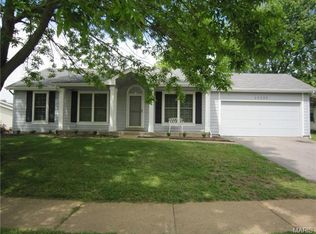 16200 Castlerea Blvd, Ballwin, MO 63021