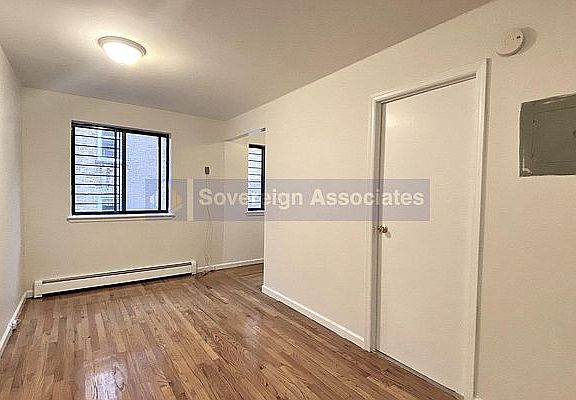 4th image of 30 Cooper St #2B