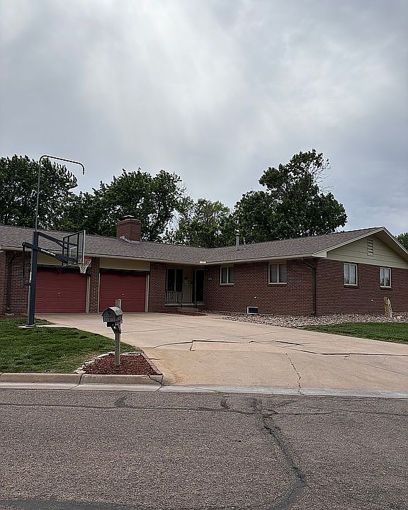 1st image of 310 Meadowlark Dr